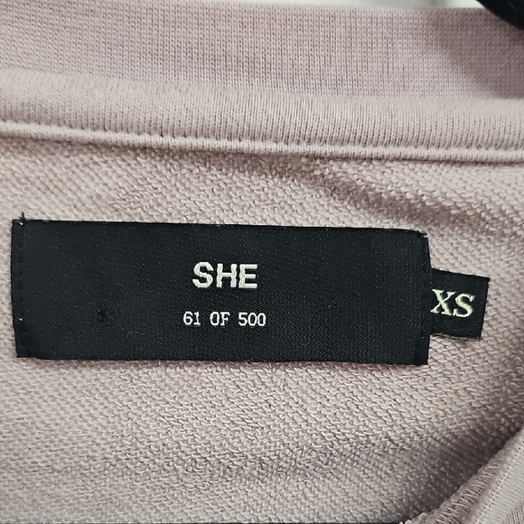 Pink Crop Top with Elastic Hem and Graphic Print - Picture 2 of 3